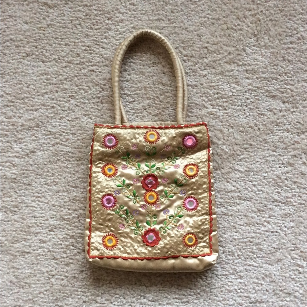 Woman’s H&M purse.